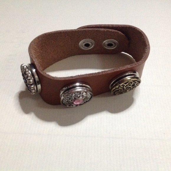 Retro Ginger Snaps 3-Snap Leather Bracelet - Picture 1 of 7